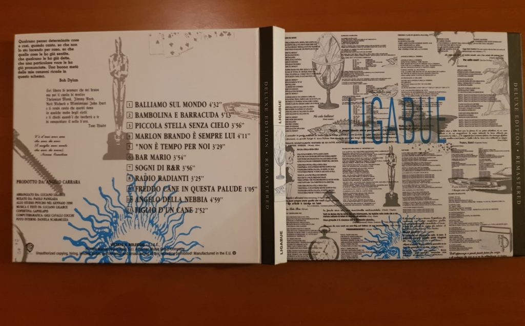 Nella copertina dell'album Ligabue, oltre ad esserci aprti dei testi delle canzoni in esso contenute (come Balliamo sul mondo), troviamo citazioni di molti autori famosi.