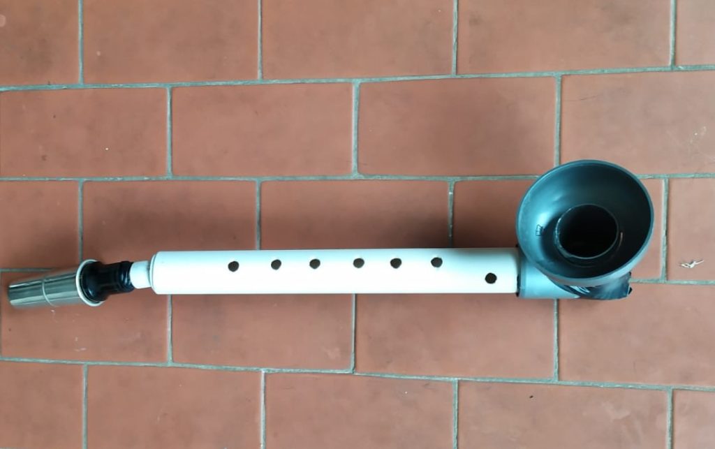 Nando della banda musicale di Cernusco sul Naviglio, ha deciso di creare il primo strumento fai da te un paio di anni fa.