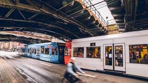 Manuale di mobilità sostenibile - Un mezzo di trasporto pubblico